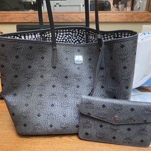 MCM TOTE
